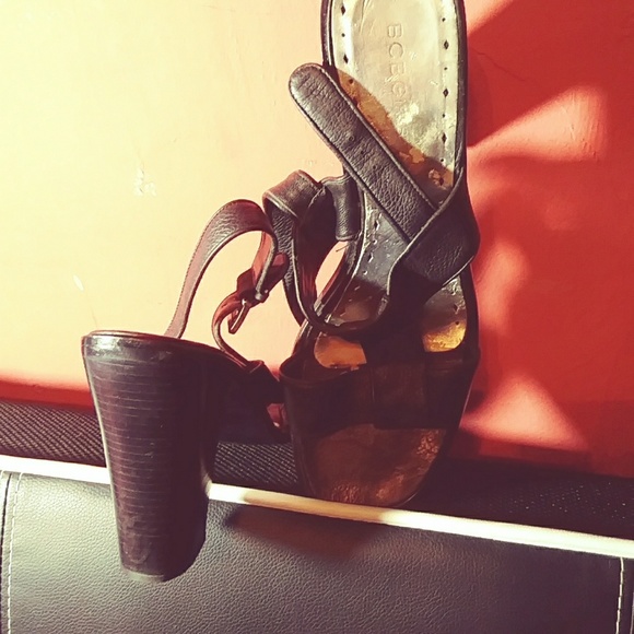 Sandals - Picture 2 of 4